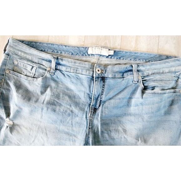 Torrid 22 Women's Jean Shorts Acid Wash Distress Stretch‎ Pockets Button Zip - Picture 3 of 8